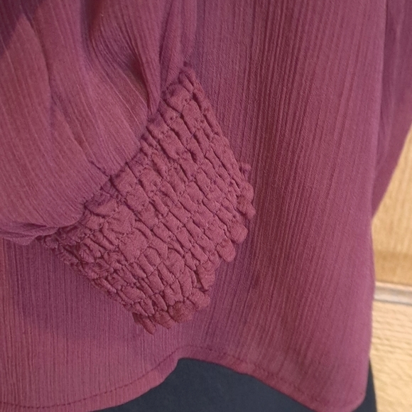 NWT Vigoss Burgundy Mock Neck Ruffle Shoulder Blouse - Picture 3 of 7